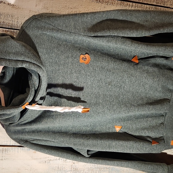 Men's Green Sweater with Unique Design - xxxl - Picture 1 of 4